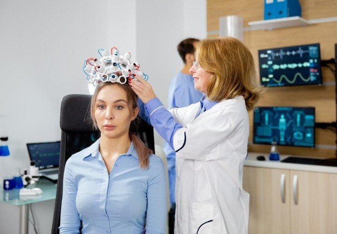 Patient undergoing brain monitoring test with doctor – Best Epilepsy Treatment Specialist in Powayan